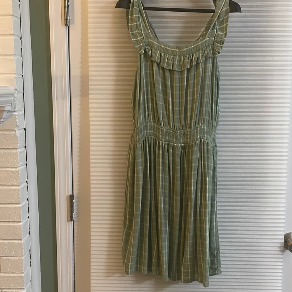 Green off the shoulder sundress. Worn once. Excellent condition.